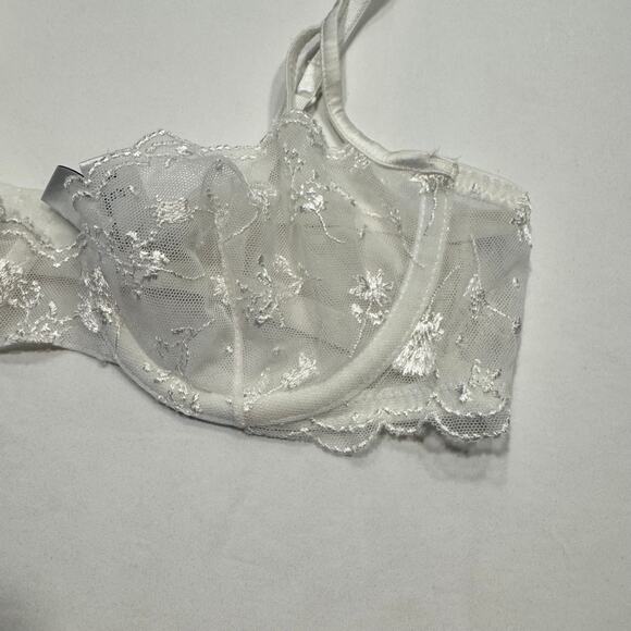 La Perla Scalloped Embroidered Mesh Lace Balconette Bra Size 32B White Underwire - Picture 6 of 12